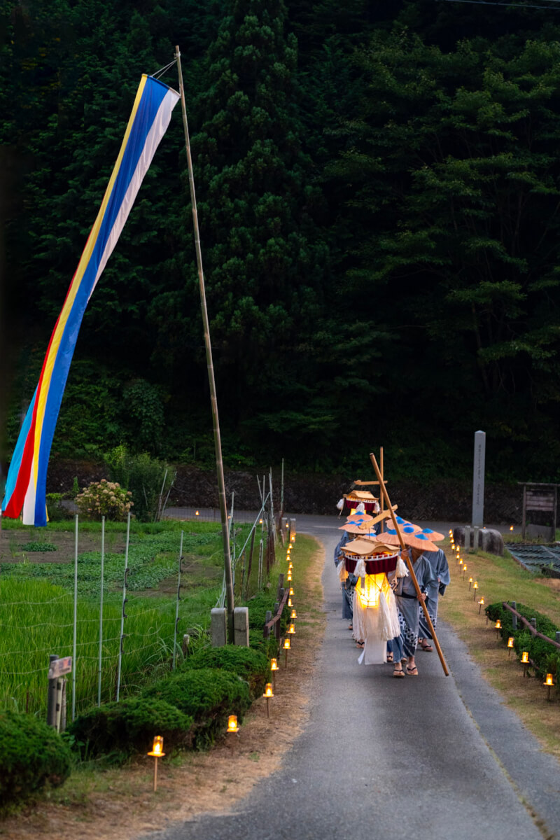 綾渡の夜念仏/足助平勝寺、写真スポット/行き方/駐車場 - 和様写真家 まつきよ