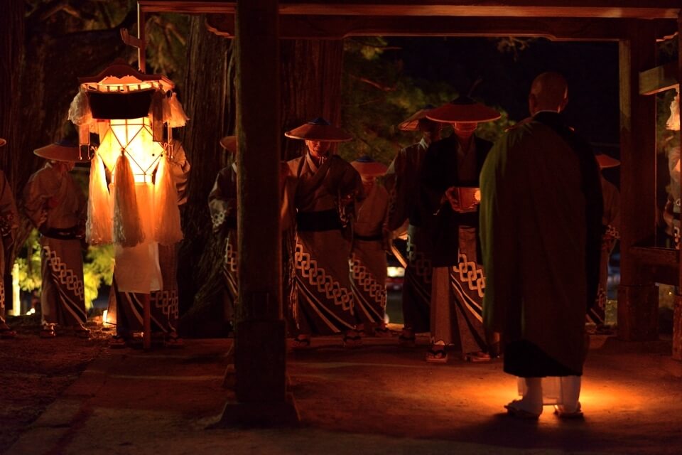 綾渡の夜念仏/足助平勝寺、写真スポット/行き方/駐車場 - 和様写真家 まつきよ