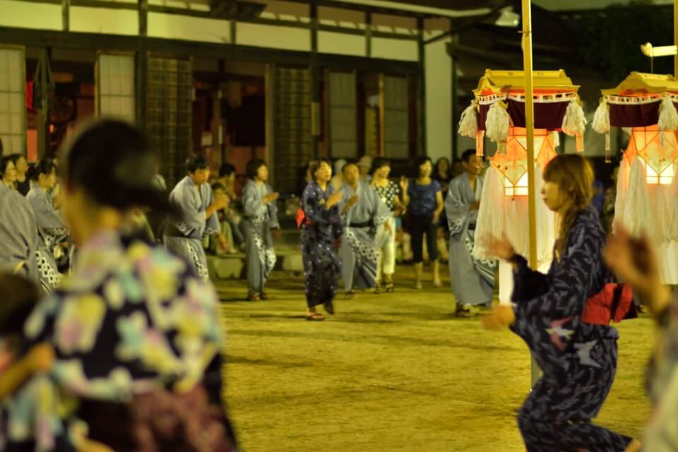 綾渡の夜念仏/足助平勝寺、写真スポット/行き方/駐車場 - 和様写真家 まつきよ