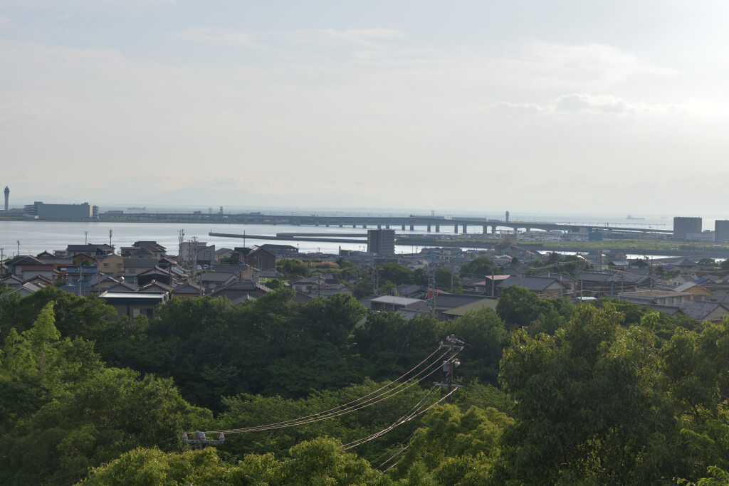 みたけ公園展望台と御嶽神社の写真