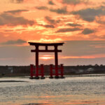 浜名湖弁天島赤鳥居の夕陽写真