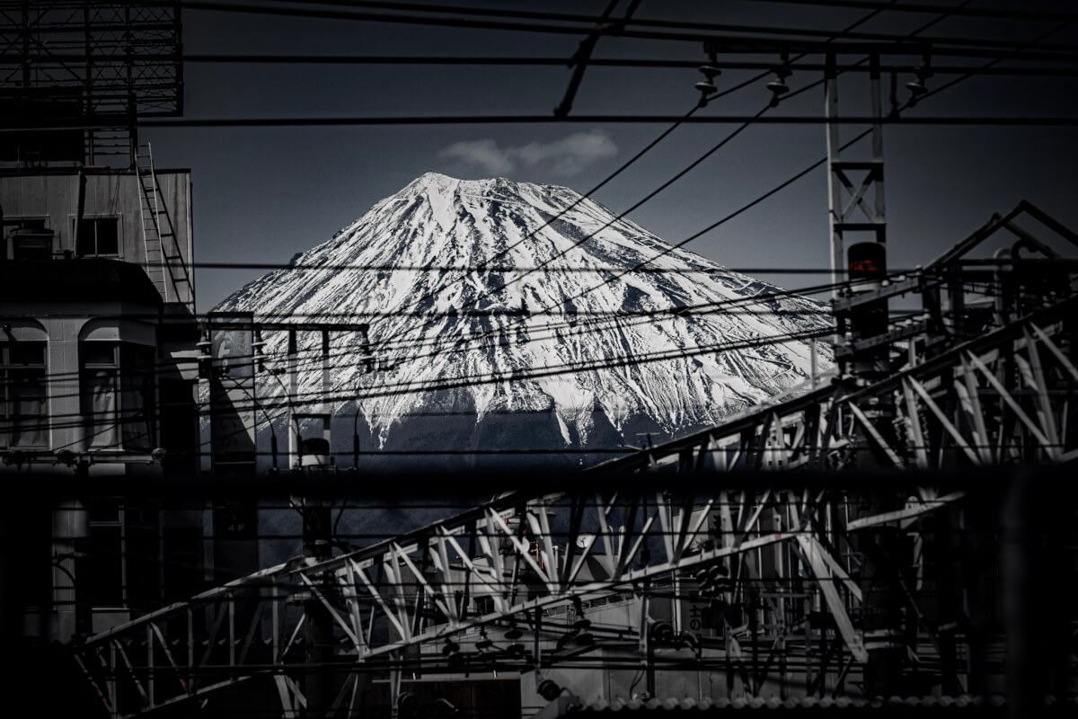 JR富士駅北口の富士山撮影スポット、本町通り