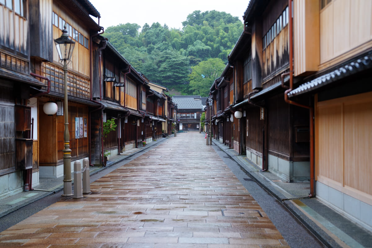 ひがし茶屋町の早朝無人写真撮影