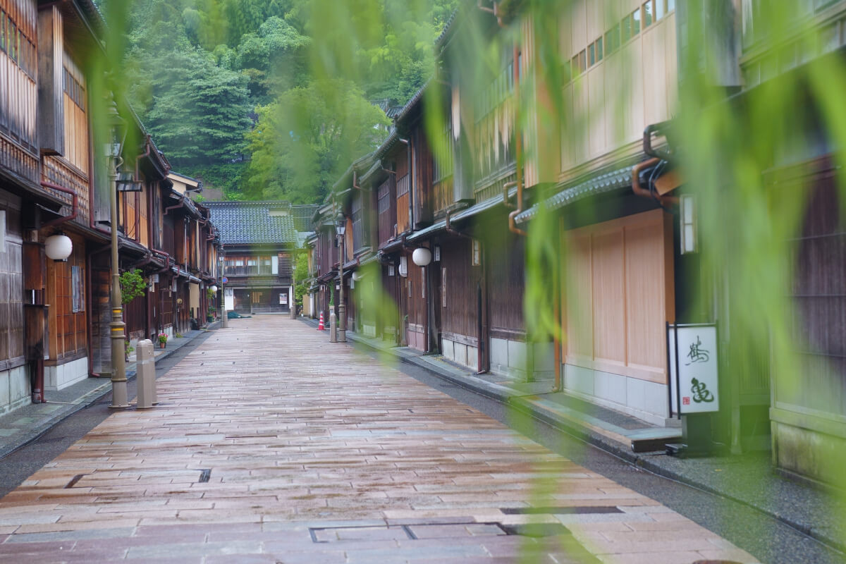 ひがし茶屋町の早朝無人写真撮影