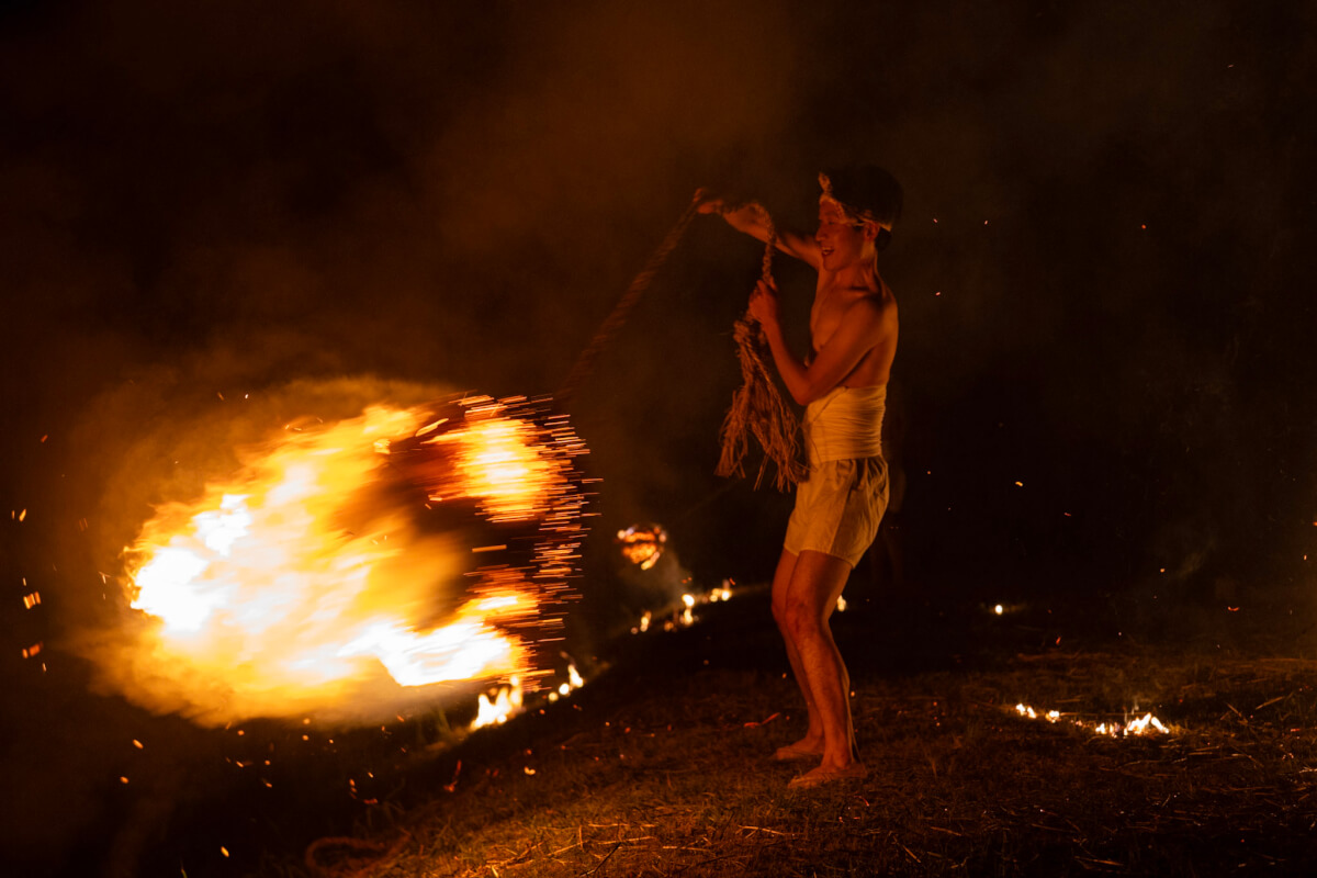 乗本万燈の火祭り写真