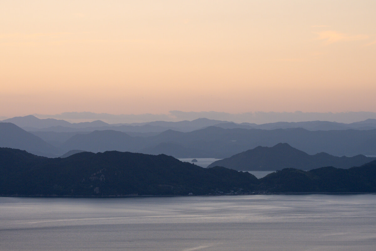 亀老山展望公園は夕日写真撮影スポット来島海峡大橋瀬戸内海