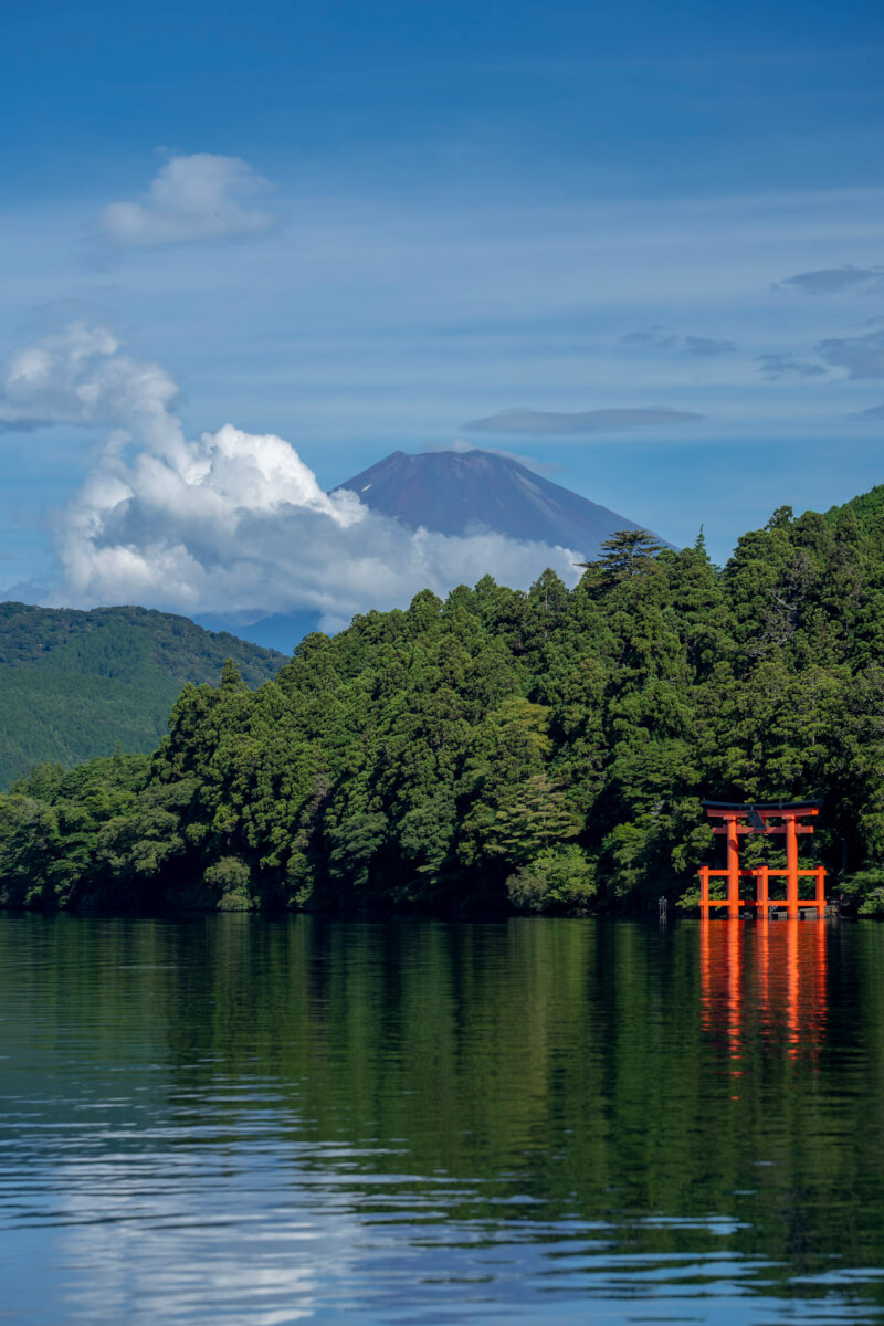 夏の元箱根港と富士山芦ノ湖鳥居