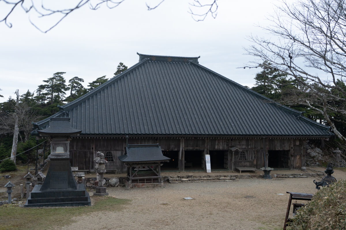 大峯奥駈道二蔵小屋行者還小屋写真