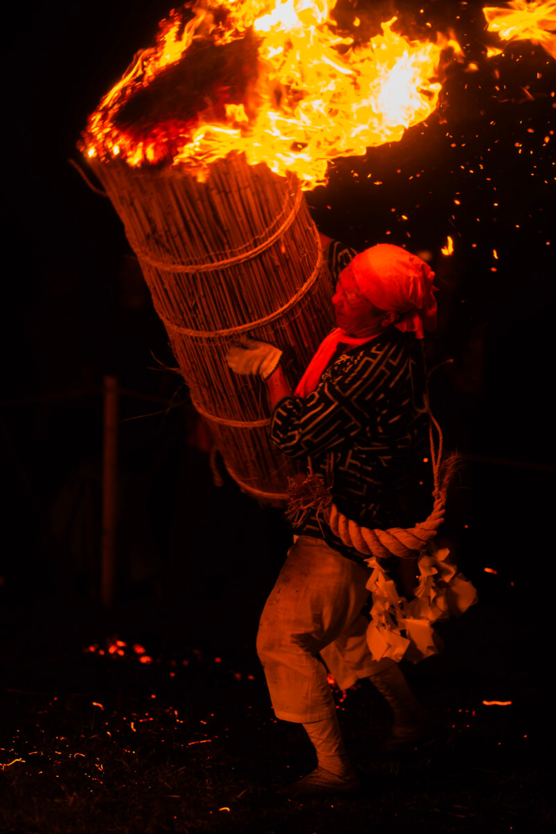 火おんどり写真撮影火祭り