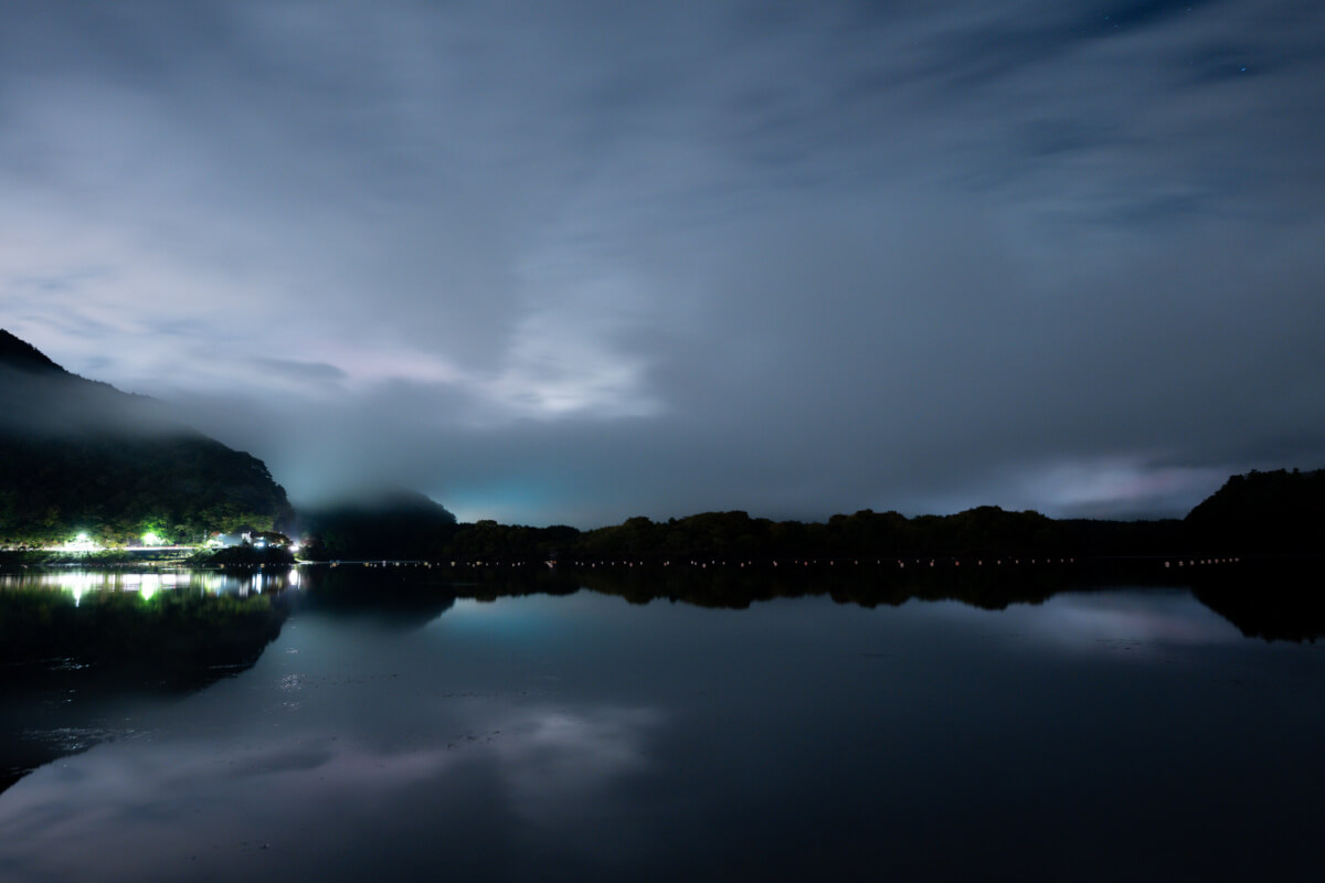 精進湖他手合浜の夜景