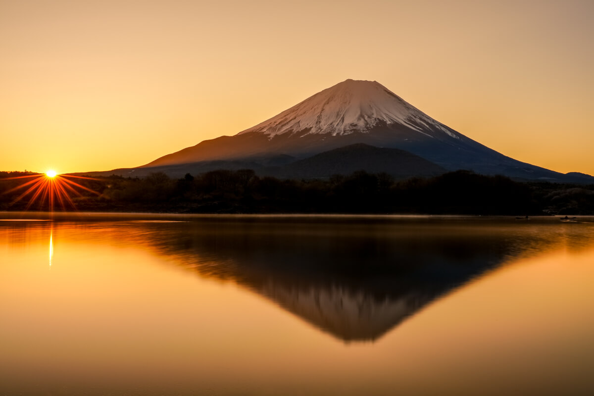 精進湖他手合浜富士山写真
