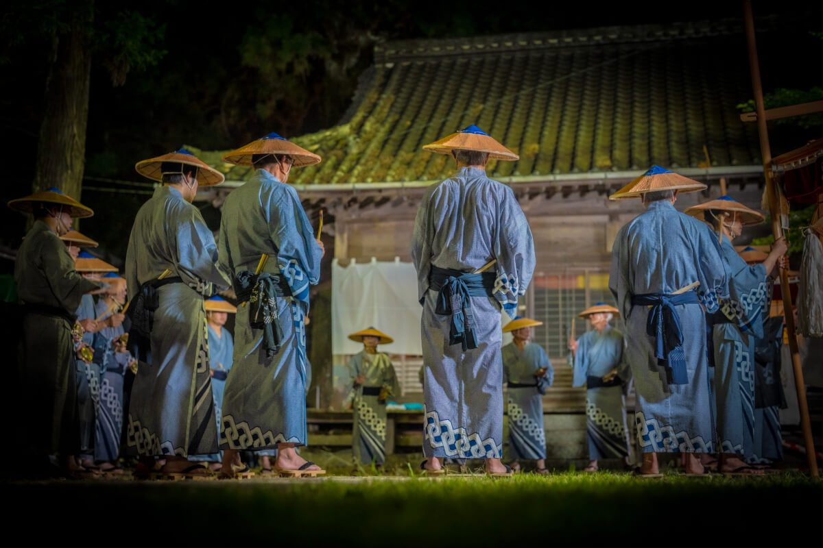 綾渡の夜念仏の写真撮影