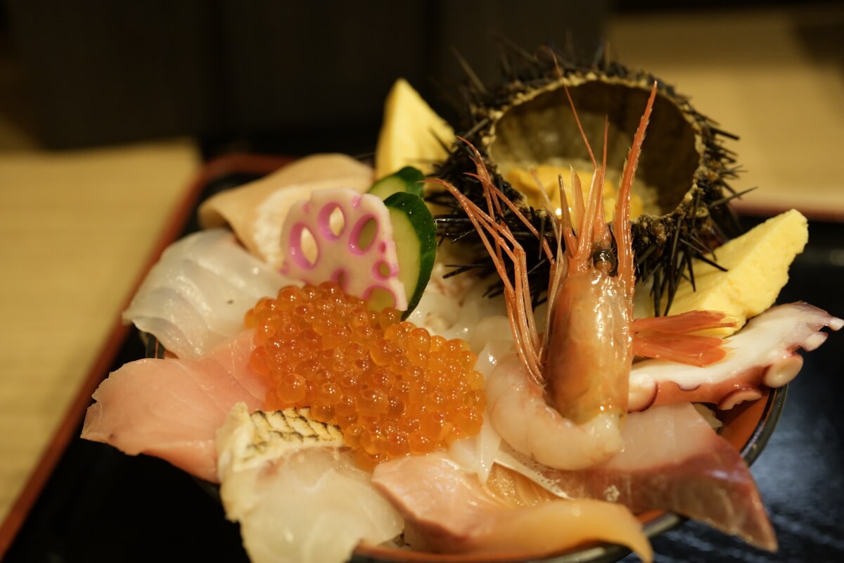 近江町市場の海鮮丼