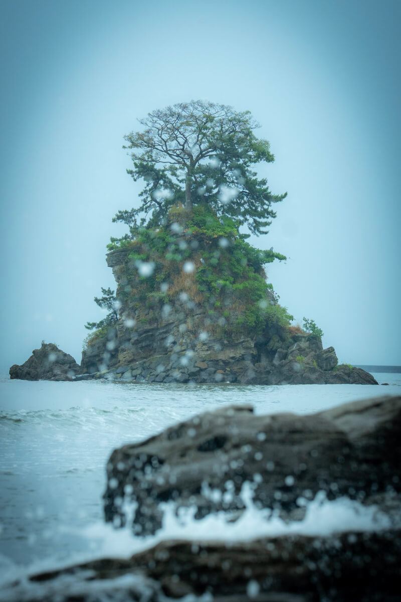 雨晴海岸、女岩と立山連峰