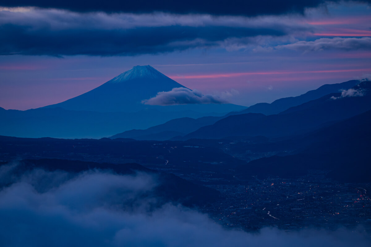 高ボッチ高原と雲海諏訪湖富士山