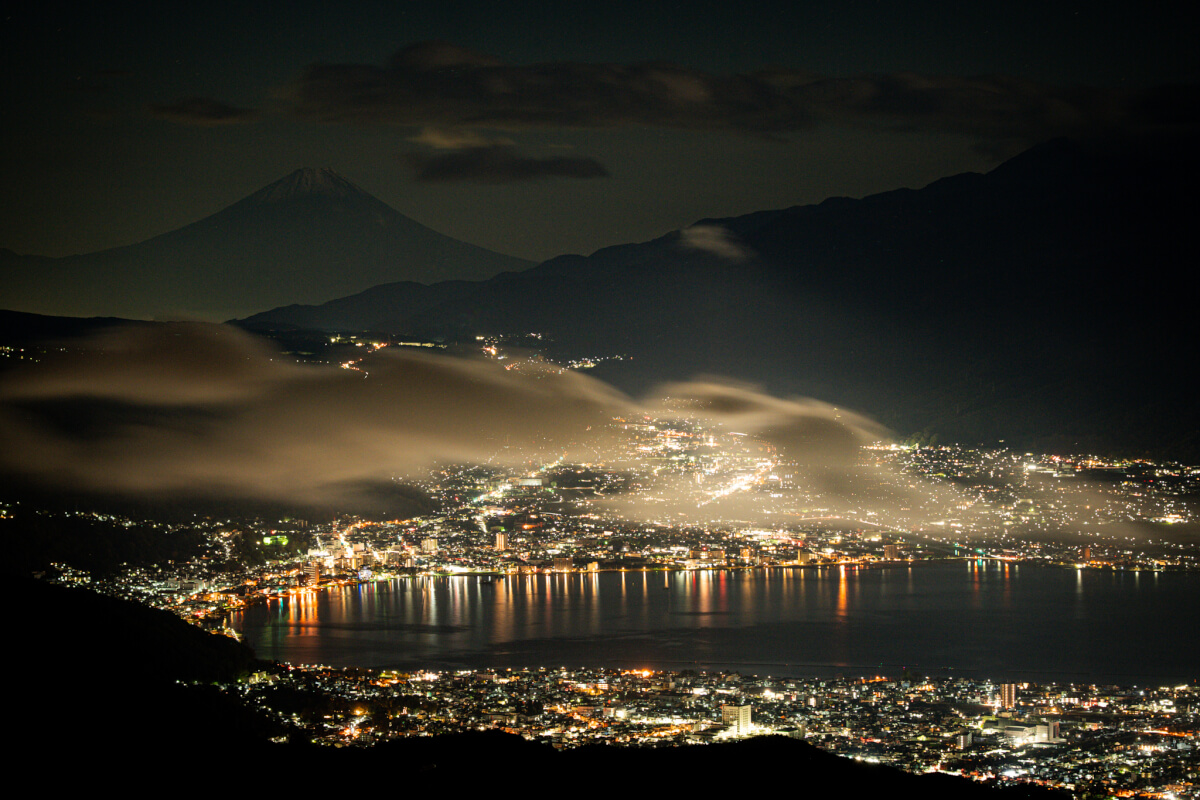 高ボッチ高原と雲海諏訪湖富士山写真