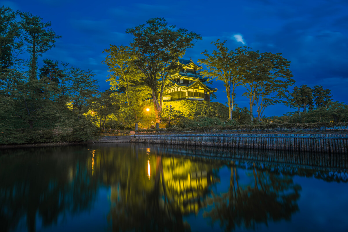 高田城三重櫓の夜景写真