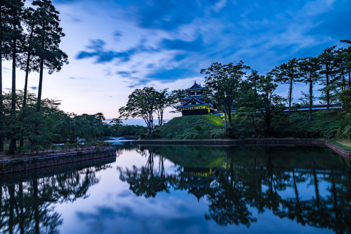 高田城三重櫓の夜景写真